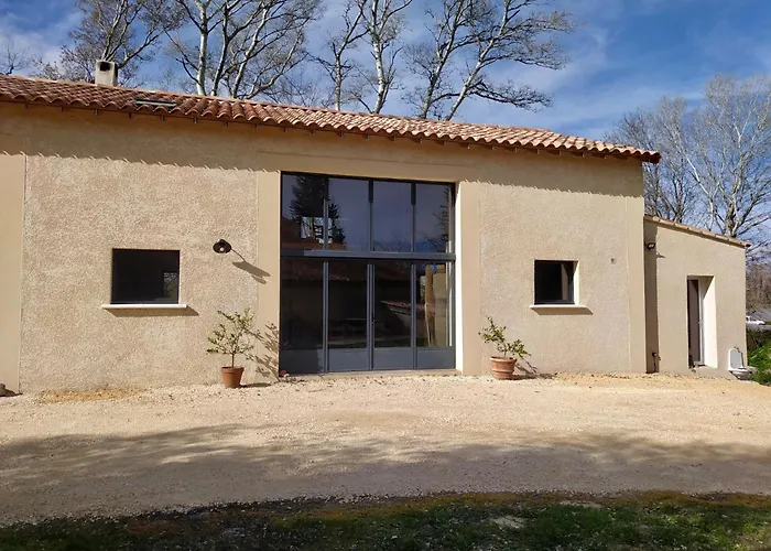 Chambre d'hotes et cabane du grand st-Marc proche Via Rhona